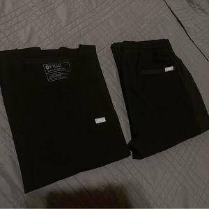 FIGS technical collection limited edition. Black, regular small.